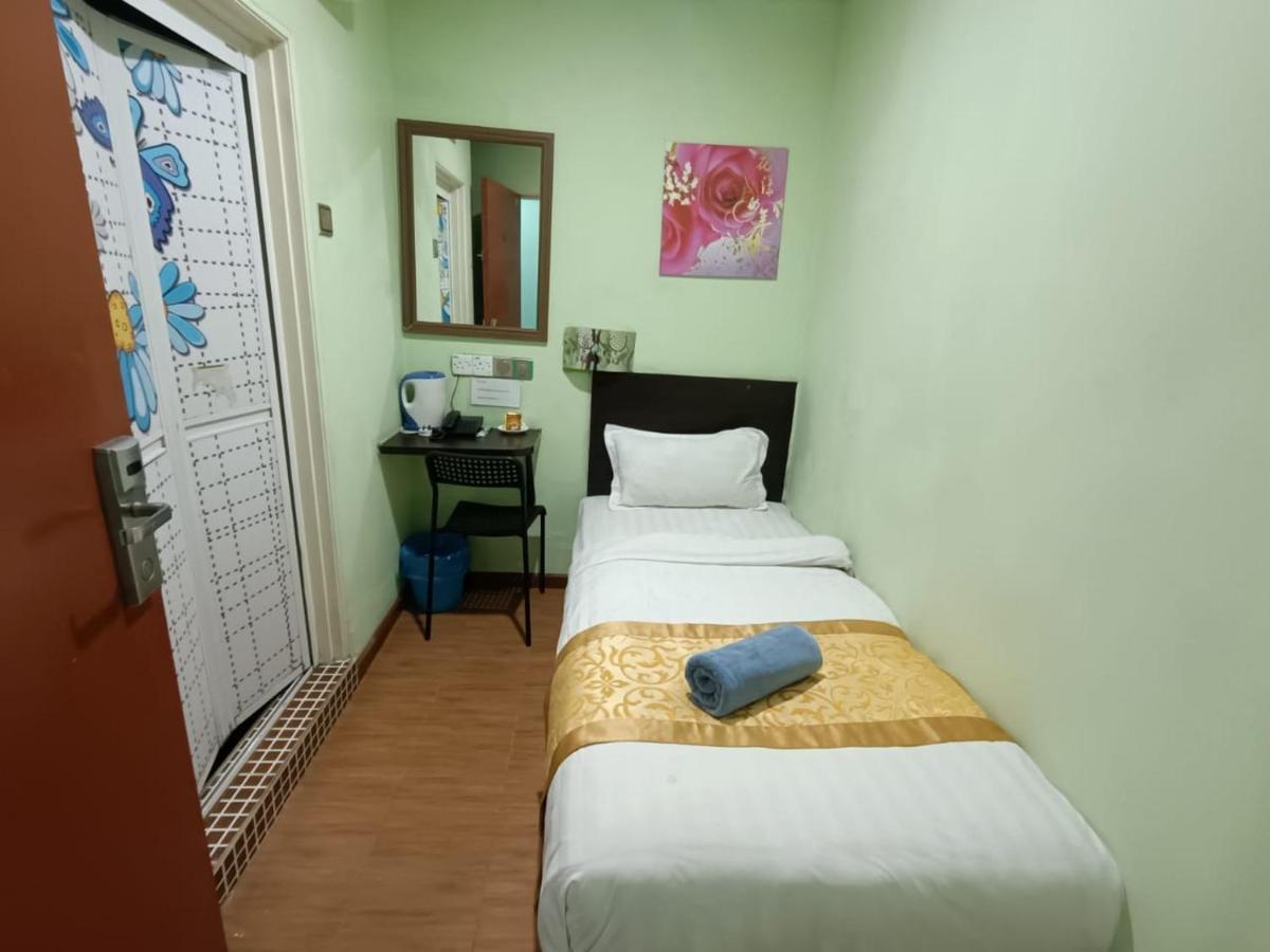 Hotel Zamburger Nur Ramadhan - Previously G Home Hotel Κότα Μπάρου Εξωτερικό φωτογραφία